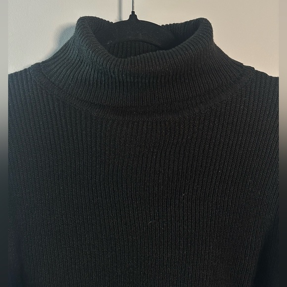 H&M Divided Black Turtleneck Sweater - Picture 2 of 9